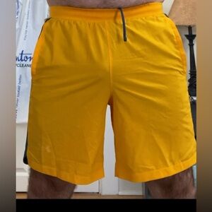 Under Armour - LG Men's Bright Yellow running  Shorts w/ liner (rarely worn)